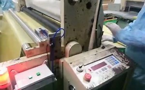 一体式颜色传感器应用现场视频 调整回差（精度）轻松解决机械震动影响检测