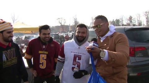 FOX 5 COMMANDERS TAILGATE, 11