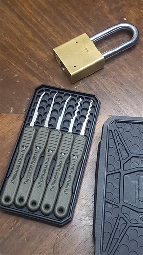 APEX Lock picks vs Spool pins#covertinstruments #lockpicking