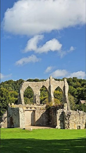 Bayham Abbey Ruins – Medieval Monastery on the Sussex–Kent Border #BayhamAbbey #History