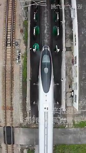 197K views · 1.9K reactions | Lavage Haute Technologie pour Trains à Grande Vitesse #lavage #train #innovation | Les piliers de comptoir | Facebook