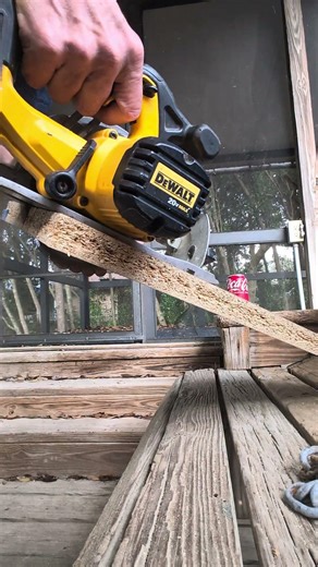 How to cut a Formica top without chipping. No tape! #woodslice #sawnwood #woodcutting
