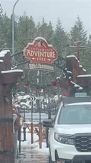 Leavenworth Adventure Park is a must! Rollercoaster on the mountains ❄️ Make a reservation as they get sold out quickly. I’d suggest booking for 2X. Even magical while snowing!#leavenworthwashington #leavenworthadventurepark
