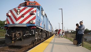 Metra Electric facing major delays after freight train derailment