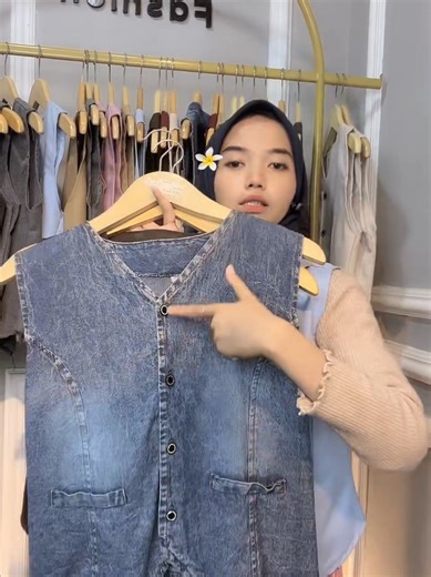 Styling Vest Jeans for a Korean-Inspired Look