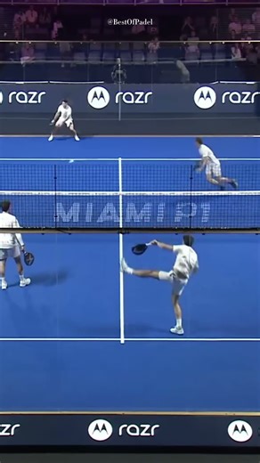 HOW IS THAT POSSIBLE? 🤯🤯| Padel Highlights #bestofpadel