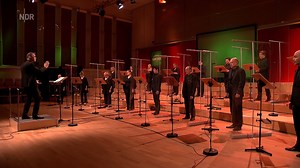 Bereit für den Frühling! 🌷 Unsere NDR Chor Kolleg*innen singen unter Leitung von Chefdirigent Klaas Stok die "Birke am grünen Bergeshang" aus Antonín Dvořáks "In der Natur". 🌳 🎶 Und wer Lust hat auf mehr: Heute Abend spielt NDR Kultur das gesamte Programm zu "Klänge aus Mähren" im Radio: Um 21 Uhr! 🎶 🎤 🎧 📻 | NDR Elbphilharmonie Orchester