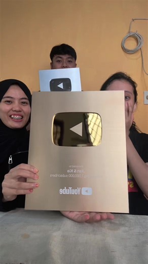 Terima Kasih atas Dukungan untuk Gold Play Button