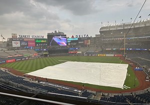 Yankees, Red Sox weather report: Rain delays start of series opener. When will game start?