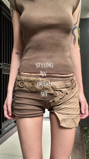 Dystopian Fashion: DIY Post-Apocalyptic Outfit Tutorial
