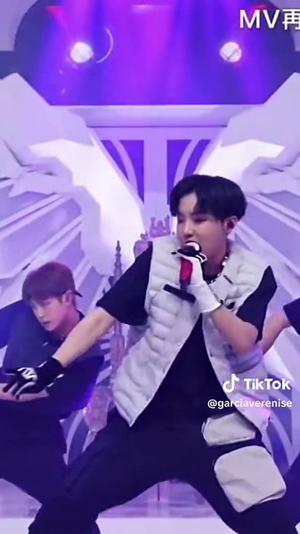 BTS Mic Drop Performance - Music Entertainment Culture Video