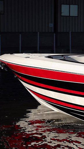 42K views · 679 reactions | Throttle your way into the ultimate sport console experience with the Fountain 34SC! 22 total speakers, custom carbon fiber paint design, and unparalleled handling are more than enough for an epic day on the water! #miamiboatshow #mibs2024 #fountainpowerboats #powerboats #performanceboats #sportconsole | Fountain Powerboats | Facebook
