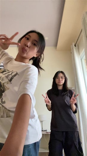 Ash (@aaash.li)’s videos with som original - csabekew