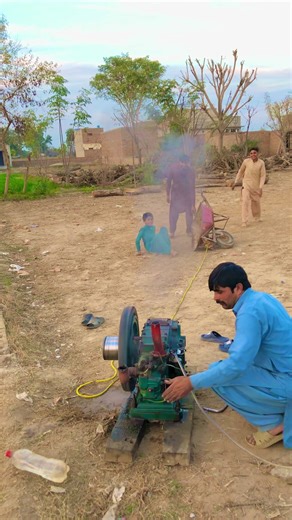 New diesel engine start with man start 🤣🤣