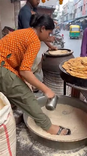 Butter Naan Recipe | Soft & Fluffy Naan