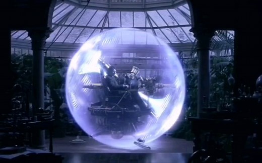 《时光机器》主角穿越时空片段