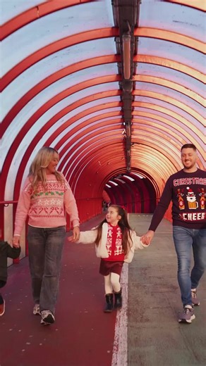 ❄️ Need plans before the kids to back to school? Come in out the cold to the IRN-BRU Carnival, with over 75 rides and attractions there's something for all ages. 🎠 With daily Treasure Hunts and IRN-BRU Can Man appearances, to musicians and theme days, we've got all the entertainment under one roof. 🎟️ Book now and save: https://buff.ly/VWOwKqJ