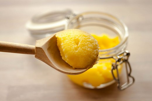 Ghee, beurre clarifié : bienfaits, comment utiliser cette graisse ?