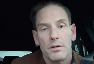 COREY TAYLOR Says He Had 'A Complete And Utter Breakdown': 'I'm Getting The Help I Need'