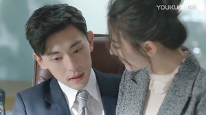 The president made Cinderella angry, then pulled her back into his arms and coaxed her 总裁喊心机女的名字惹灰姑娘生气，又把她拉回怀里哄 | 一起追剧吧