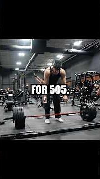 BODYBUILDER GETS HUMBLED BY DEADLIFT…