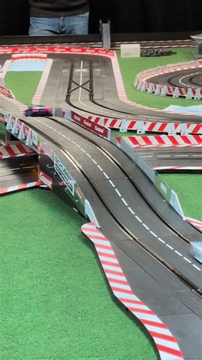 Racing at @herzoracing_ev with Carrera Digital 132 Porsche 911 RSR 💪🏻🏁⏱️ #carrera #slotcar