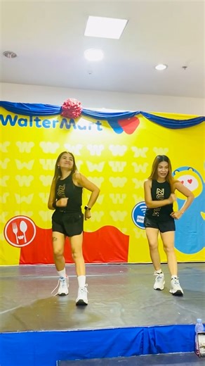 800K views · 10K reactions | #zumbazisters #zumbafitness #zumbaclass #zumbainstructor @topfans | ZumbaZisters ZZ | Facebook