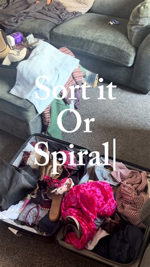 I’m back!!! And now it’s time to sort the house out! What keeps you motivated to tidy your home? #sortitorspiral #speedclean #sundayreset #cleaning #declutter