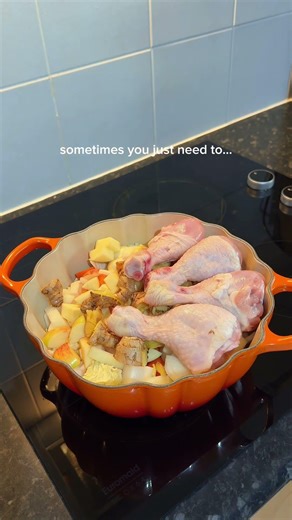 Waterless chicken soup 🍲 aka chicken essence soup!