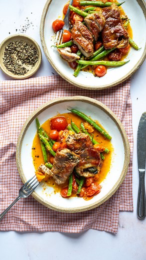 #AD Saltimbocca Alla Romana | Saltimbocca is traditionally made with veal cutlets, I’ve made mine with pork fillet because they’re easier to buy but you could also use chicken if you wanted to, with ingredients as always from Dunnes Stores 🍅 Serves: 4 Time: 30 minutes For the pork: 1 pork fillet 12 sage leaves 12 slices prosciutto 1 tbsp olive oil 25g butter 25g plain flour, seasoned Sea salt and freshly ground black pepper For the green beans: 2 cloves garlic, very finely chopped 150g cherry t