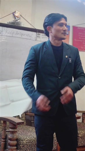 मलाई पूर्ण विश्वास छ— मानिस कहिल्यै गलत हुँदैन, गलत त उसले रोजेको बाटो र निर्णय हुन्छ। र सुधार सधैँ सम्भव हुन्छ। आज मेरो Session त्यहीँ भयो, जहाँ जीवन अन्धकारमा डुबेको जस्तो देखिन्छ तर लागुऔषधको उपचारमा बसेका ती आँखाहरूले मसँग एउटा मात्रै कुरा भनिरहेका थिए— “म सक्छु।” अन्धकारभित्र पनि उज्यालो खोज्ने साहस अझै जीवित रहेछ। आजको Session को माध्यमबाट जीवन बदलिन सक्छ, सुध्रिन सक्छ भन्ने आशा जगाउने अवसर दिनु भएकोमा Bhairav Youth Empowerment Center , सुर्खेत लाई हृदयदेखि धन्यवाद। #LifeTransformation #Ho