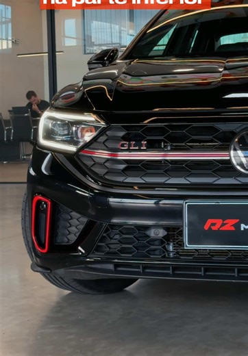 VOLKSWAGEN JETTA GLI 2.0 TSI AUTOMÁTICO 2023 ▃▃▃▃▃▃▃▃▃▃▃▃▃▃▃▃▃▃▃▃▃▃▃▃▃ Sedã esportivo com DNA GLI Desempenho e sofisticação Teto solar elétrico Painel digital Acabamento refinado ▃▃▃▃▃▃▃▃▃▃▃▃▃▃▃▃▃▃▃▃▃▃▃▃▃ Preto 48 mil km Motor 2.0 TSI Turbo de 231 cv Câmbio DSG automático de 7 marchas Teto solar elétrico Painel digital configurável Bancos em couro com costuras vermelhas Central multimídia com espelhamento Ar-condicionado digital dual zone Chave presencial botão Start/Stop Volante multifuncional 