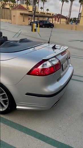 2004 SAAB 9-3 Aero Convertible walk around
