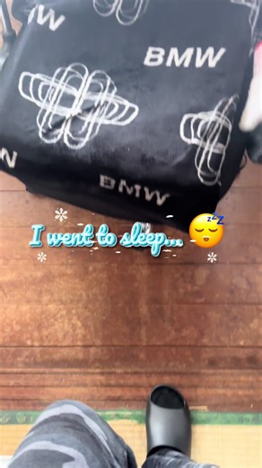 I went to bed with a normal view outside my window. No snow. No signs. Nothing unusual. Then I woke up — and everything was covered in snow ❄️😱 The roof, the view, the silence… all changed while I was asleep. This 1-minute moment reminds me how quietly nature works. Sometimes, the biggest changes happen when we’re not looking 🤍❄️ Would you love waking up to this view? #O#OvernightSnowW#WinterSurpriseS#SnowfallS#StopScrollingWinterVibes