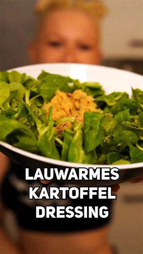 Luna Peruna on Instagram: "✨ Lauwarmes Kartoffeldressing für Feldsalat – ein echter Klassiker neu entdeckt! 🥔🌱 Viele kennen Feldsalat mit klassischem Essig-Öl, aber hast du schon mal ein warmes Dressing mit Kartoffeln probiert? Dadurch wird er richtig cremig, sättigend und bekommt diese besondere „Wohlfühlküche“-Note. 😍 👉 Perfekt, wenn’s schnell gehen soll, aber trotzdem besonders schmecken darf. Mich interessiert: Wie isst du deinen Feldsalat am liebsten – klassisch oder kreativ? 👇 #feldsa