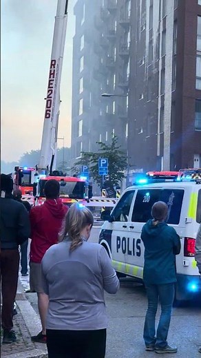 Kalasatama Leonkatu 22 tulipalo 23.5.2026 kello 21.44 kuvattu