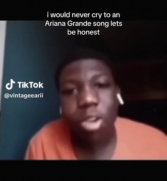 ghostin is so deep i always skip it 😞 #fyp #foryou #foryoupage #arianagrande #ag7 #frankocean #ghostin #ugccreator #ugc