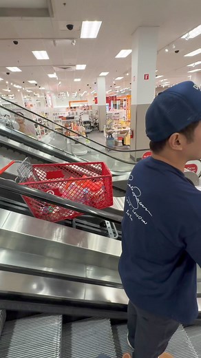 We NEED these here sa Pilipinas! 😝 | Benjamin Alves