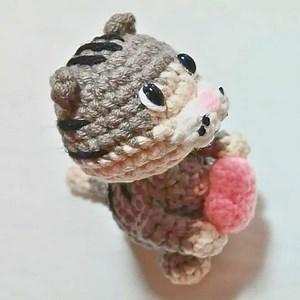 Crochet Cat Keychain Free Pattern to Keep Forever