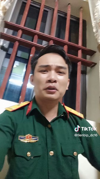 Năm 2007 thi đỗ đại học với tổng điểm là 28 điểm,riêng Hoá 10 điểm (cộng cả điểm ưu tiên là 31 điểm) Năm 2009 tiếp tục thi với tổng điểm 27 điểm hoá vẫn 10đ như lần 1 #tiếnbry #viral