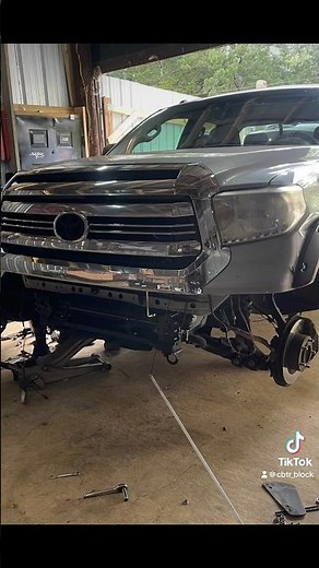 Rough Country 3.5” lift and Tyger Auto Bumpers installed on 2017 Toyota Tundra