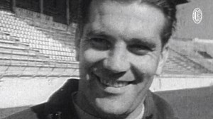 We remember Gunnar Nordahl the man who scored the most goals in #ACMilan history, on what would have been his 97th birthday 🇸🇪 Oggi Gunnar Nordahl avrebbe compiuto 97 anni: ricordiamo insieme l'attaccante che nella nostra storia ha segnato più reti 🇸🇪 | AC Milan