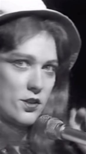 music archive 🎸 on Instagram: "Sweet- The Ballroom Blitz (Top Of The Pops 1973) Video: https://youtu.be/z_jdiU47bFA?si=MvGAMSkDgaZM7I3T #sweet #sweetband #topofthepops #classicrock #rocknroll #70s #70srock #glamrock"