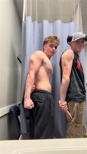 wow #bench #fyp #gymtok #like #2012 @Henry @rykbrah