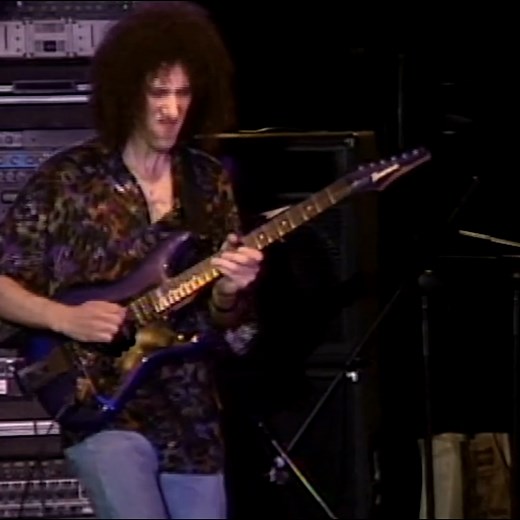 Shred Music Tv on Instagram: "Scott Henderson - "Guitar Solo" #guitar #scotthenderson #jazzfusion #guitarist"