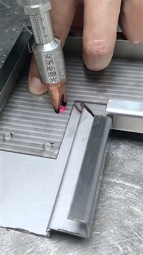 Spotless Welds: The Secret Behind Perfect Stainless Steel Door Frames
