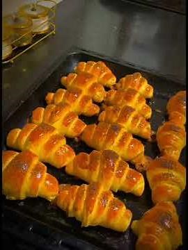 The Softest Crescent Rolls You’ll Ever Taste — Fresh, Golden, Perfect