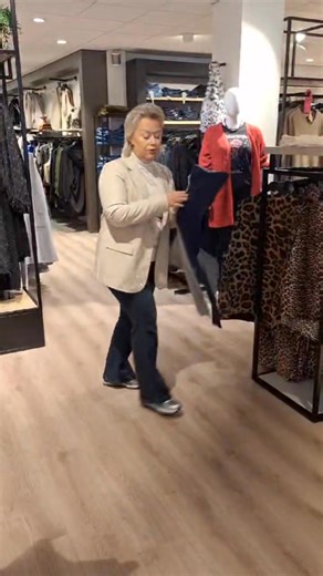 14K views · 117 reactions | Party (maar comfi!) outfits of the day! | Maxim's | Facebook