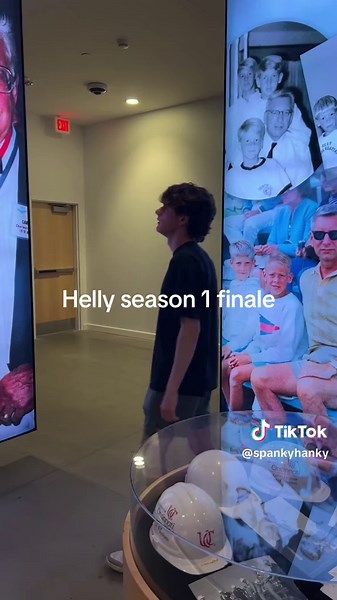 I bet you bots didn't wait 3 years for season 2 #severance #Helly