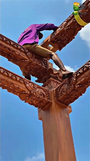 Traditional Wooden Roof Joint Craftsmanship | Master Carpenter Skills